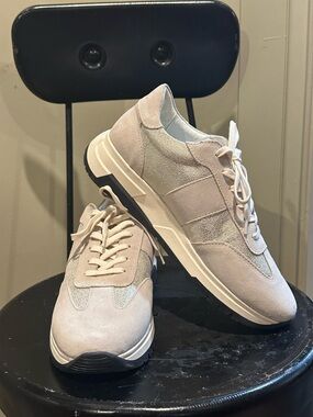 PAIGE NWOT Maya Mixed Media Sneaker